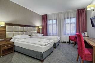 Отель Hotel Kamieniczka Легница Двухместный номер с 2 отдельными кроватями-1