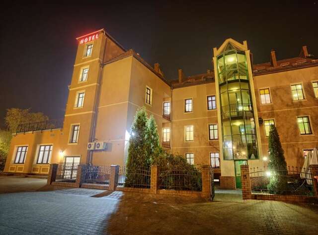 Отель Hotel Kamieniczka Легница-16
